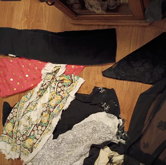 Colorful Scrafs Collection - Picture 2 of 6